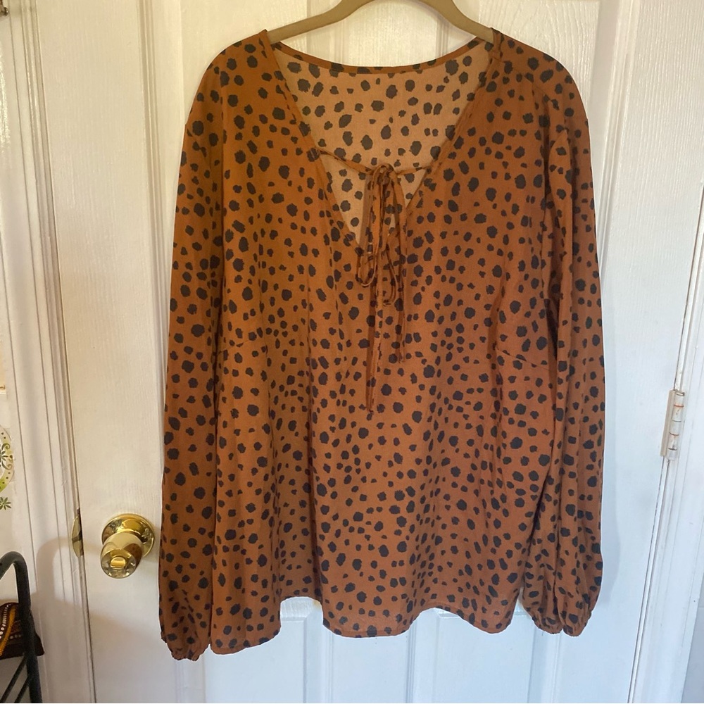 Plus Size 4XL Rust Brown Dalmatian Print Popover Top Keyhole Tie-Neck Blouse